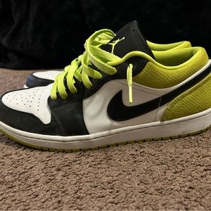 Air Jordan 1 Low SE 11.5 Black Cyber White